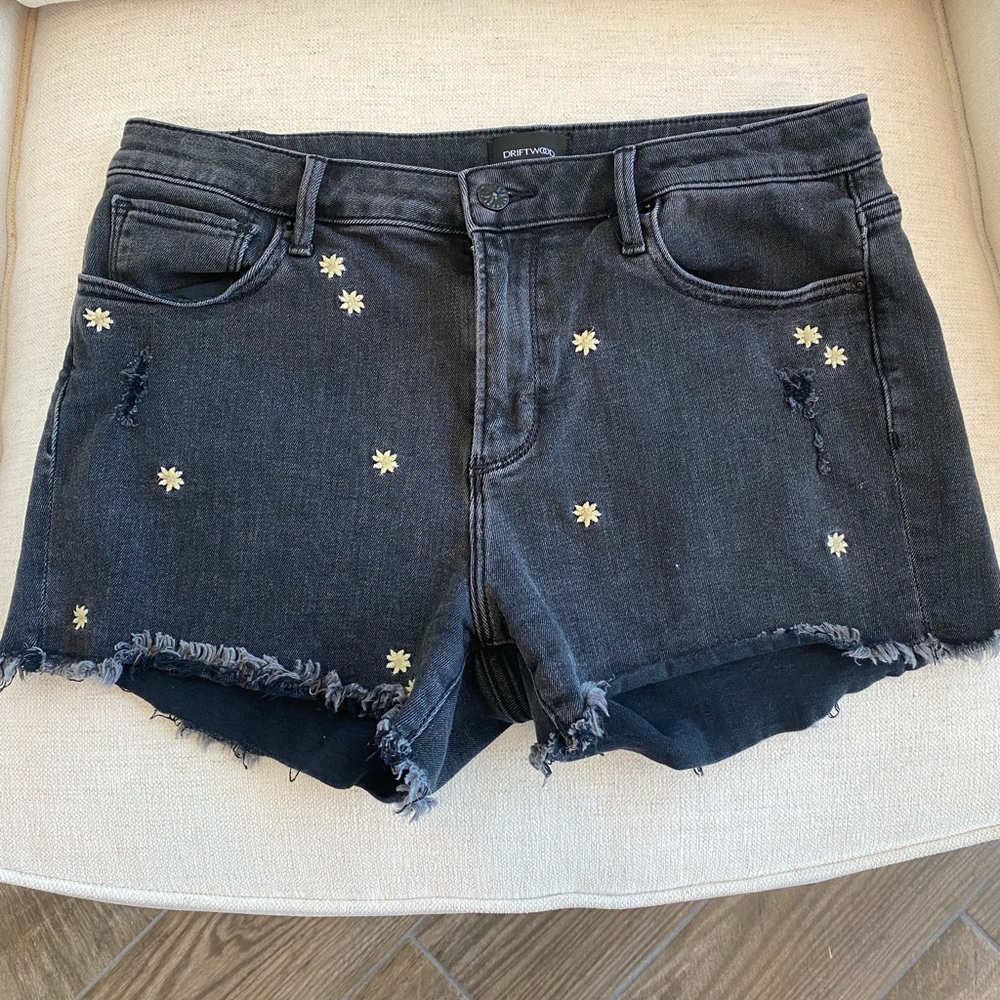 Driftwood Shorts Size 31